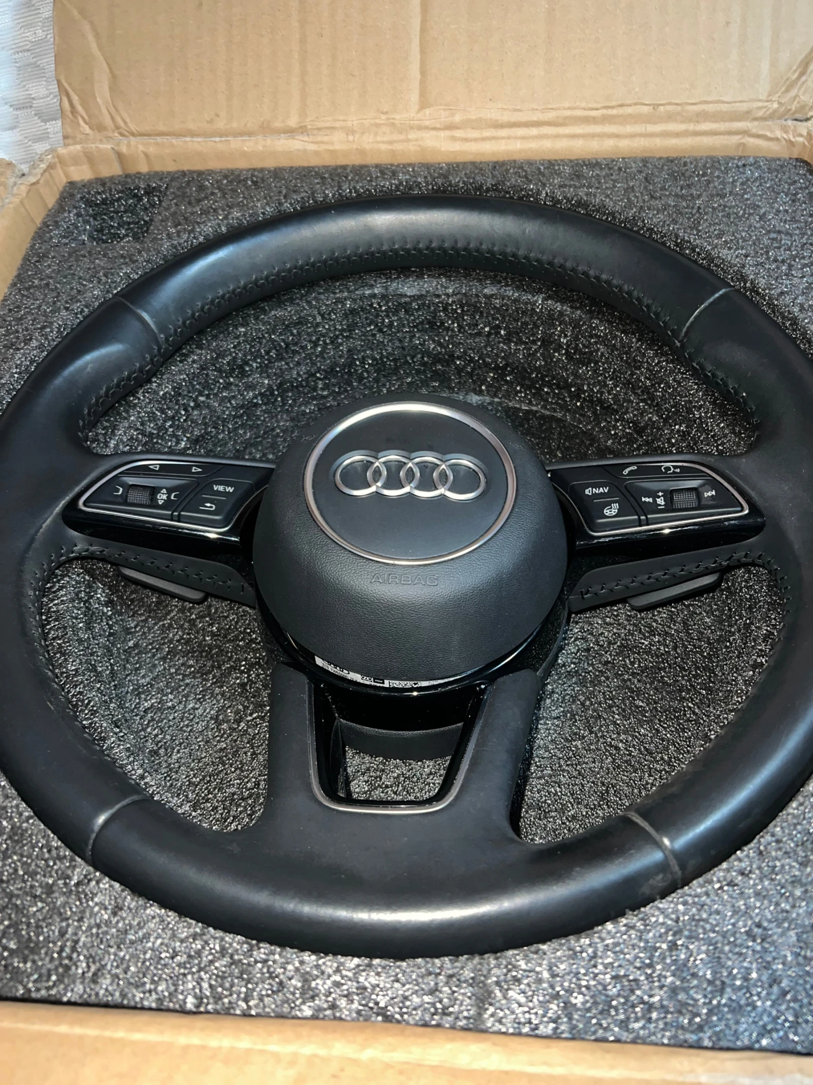 Оригинален Волан с AirBag от Audi A5 2019  , снимка 4 - Части - 56301468