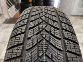 Гуми Зимни 225/65R17, снимка 1 - Гуми и джанти - 43609851