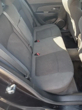Chevrolet Cruze 1.6 Десен волан, снимка 8