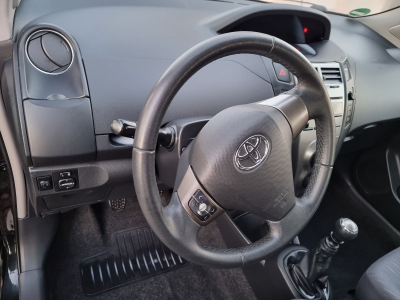 Toyota Yaris 1.33, снимка 11 - Автомобили и джипове - 43272247