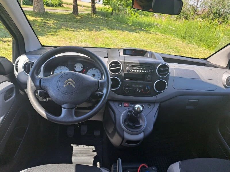 Citroen Berlingo 1, 6 HDI, снимка 12 - Автомобили и джипове - 46101061