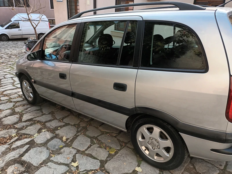 Opel Zafira 1.6.газ бензин 7 местен , снимка 2 - Автомобили и джипове - 48097427