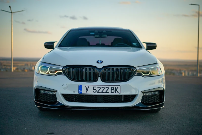 BMW 540 M-PACK/FULL LED/HEAD UP/360/ASSIST/GESTURE, снимка 2 - Автомобили и джипове - 48148524