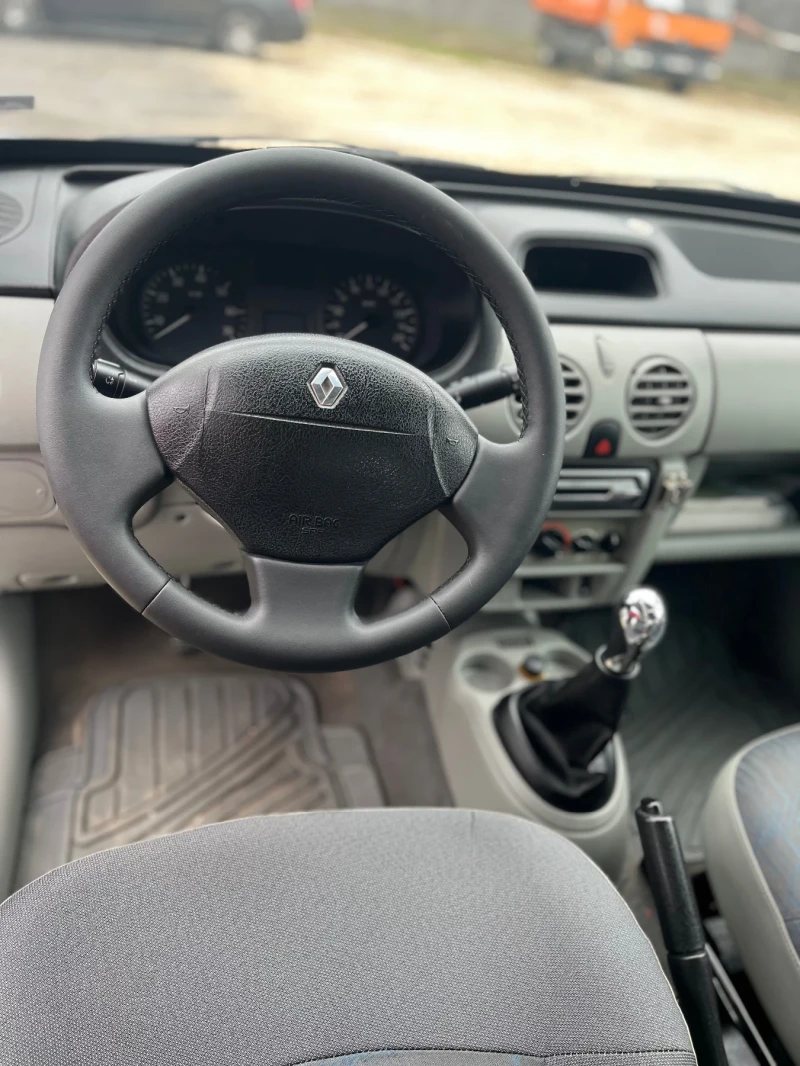 Renault Kangoo 1.5dci климатик, снимка 6 - Автомобили и джипове - 49336856