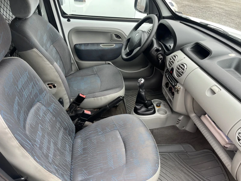 Renault Kangoo 1.5dci климатик, снимка 9 - Автомобили и джипове - 49336856