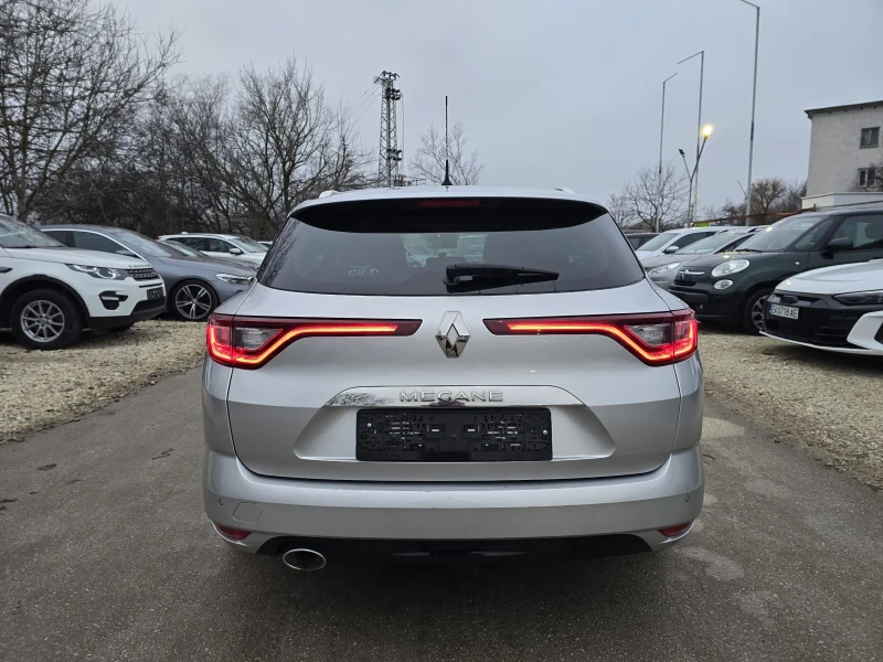 Renault Megane 1.5d 110к.с Топ състояние , снимка 6 - Автомобили и джипове - 52885543