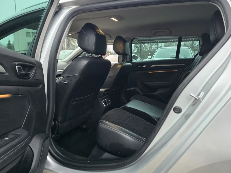 Renault Megane 1.5d 110к.с Топ състояние , снимка 11 - Автомобили и джипове - 52885543