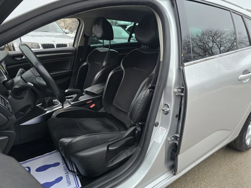 Renault Megane 1.5d 110к.с Топ състояние , снимка 9 - Автомобили и джипове - 52885543