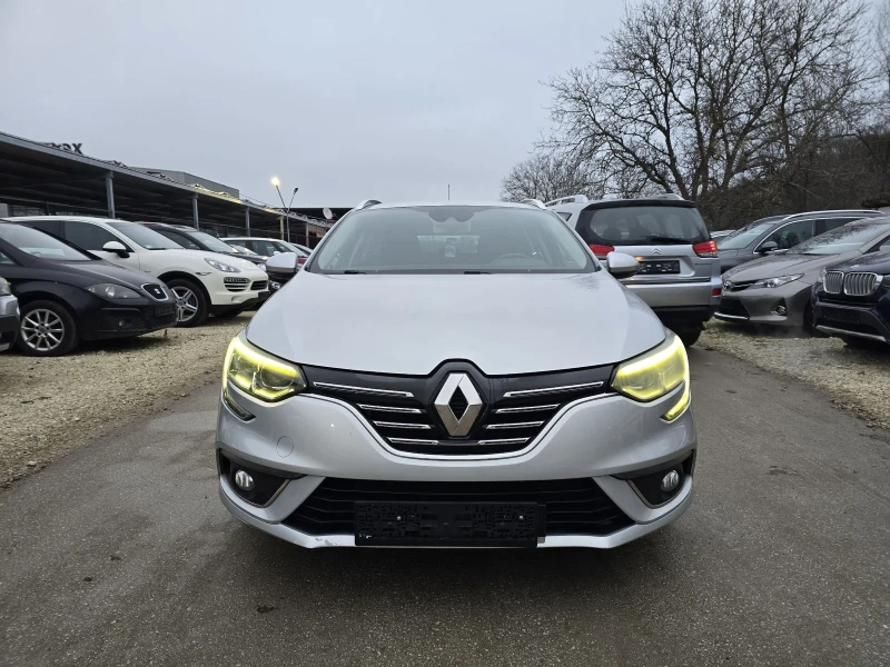 Renault Megane 1.5d 110к.с Топ състояние , снимка 5 - Автомобили и джипове - 52885543