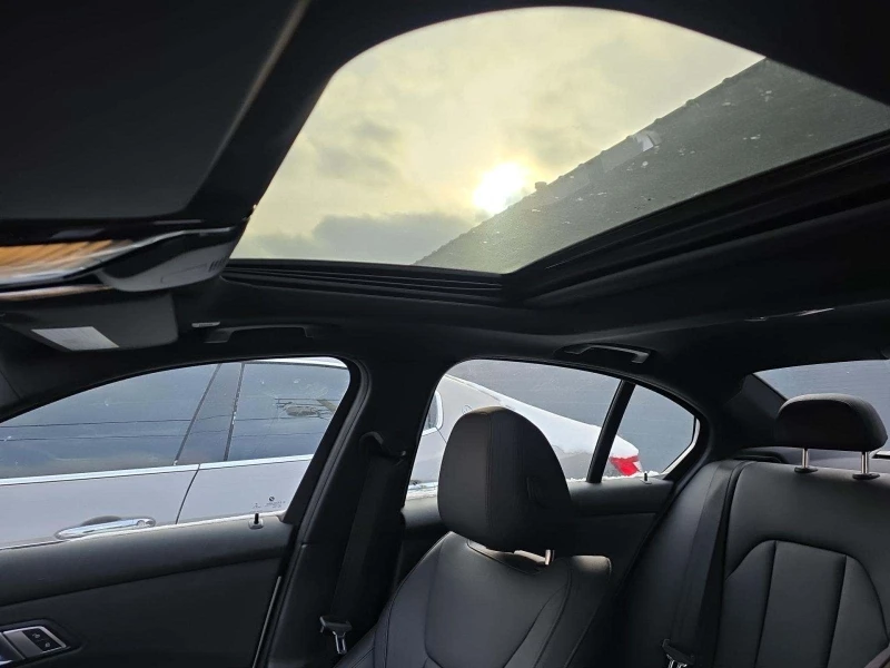 BMW 330 i, снимка 8 - Автомобили и джипове - 53181726