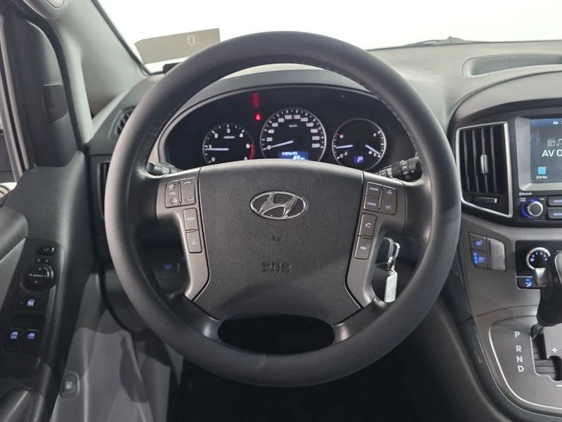 Hyundai Starex 2.5 Automatic, снимка 14 - Автомобили и джипове - 55948869