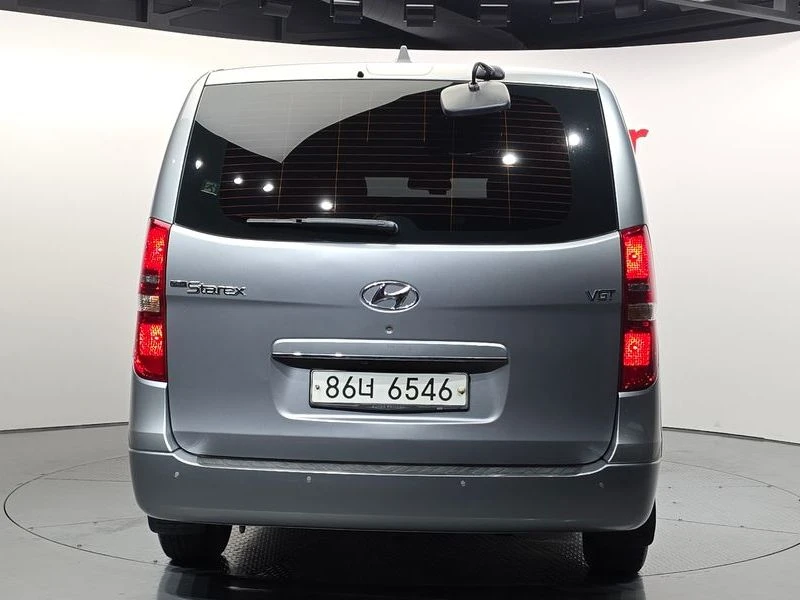 Hyundai Starex 2.5 Automatic, снимка 4 - Автомобили и джипове - 55948869