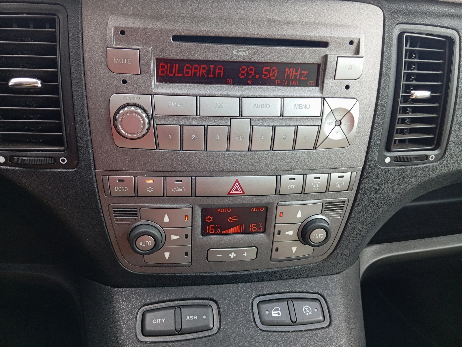 Lancia Musa 1.4i   | Mobile.bg   13