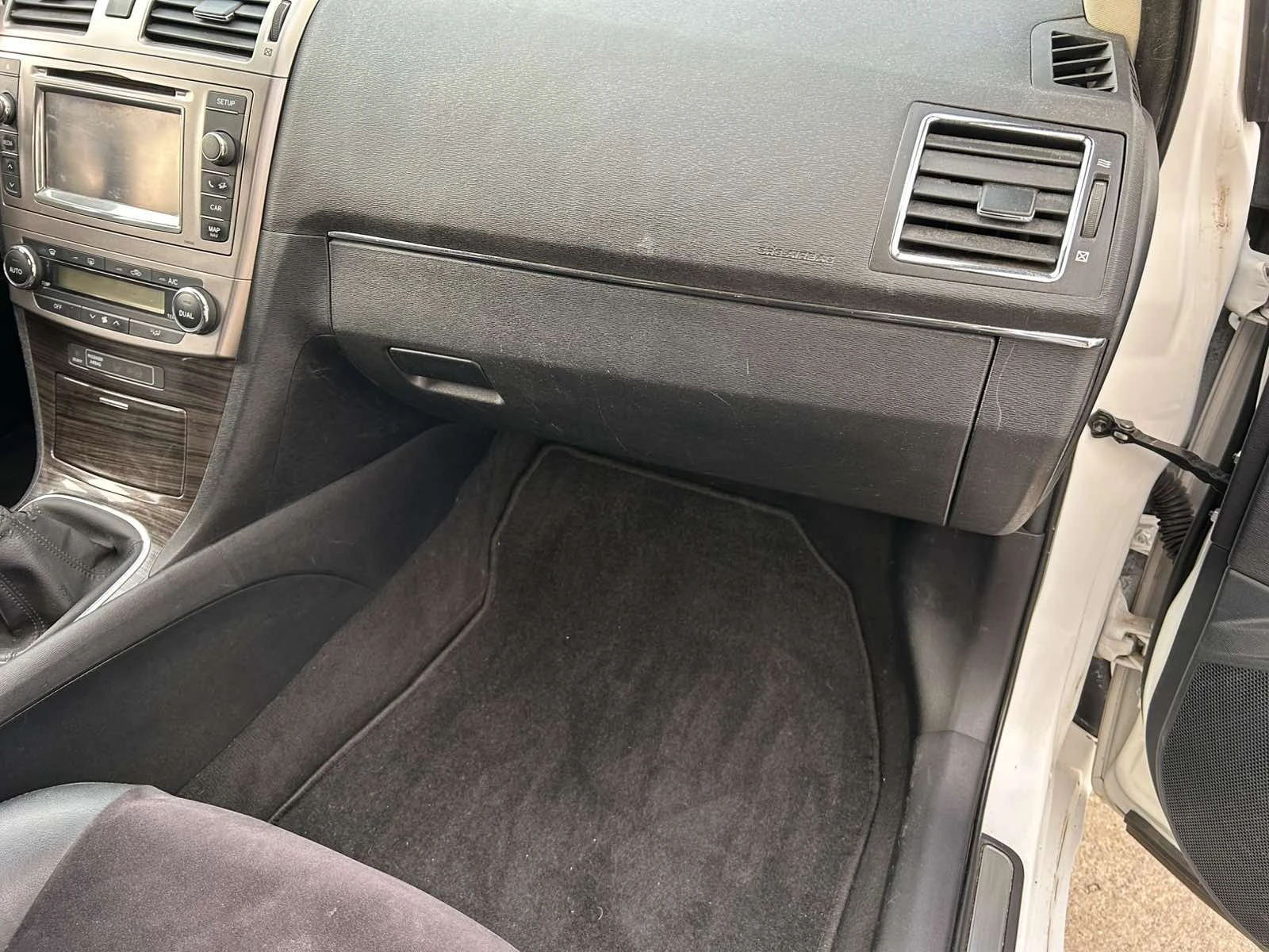 Toyota Avensis 2.0 D-4D Lounge - изображение 10