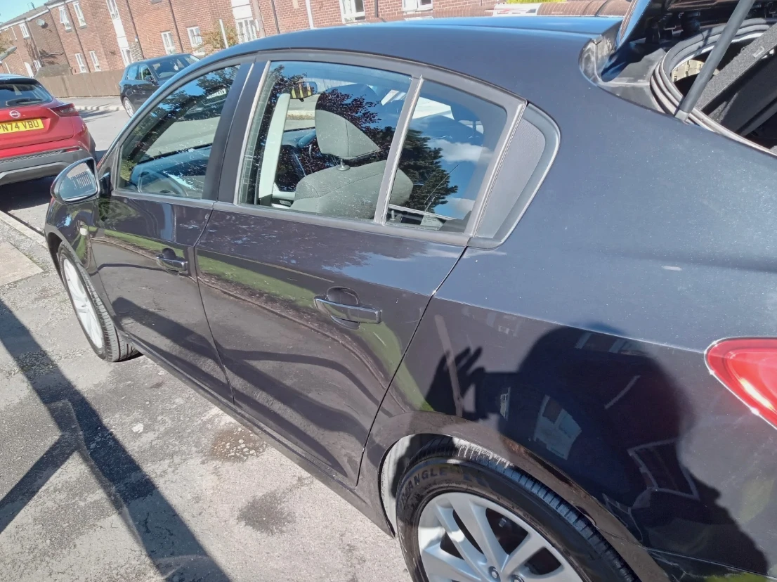 Chevrolet Cruze 1.6 Десен волан - изображение 6