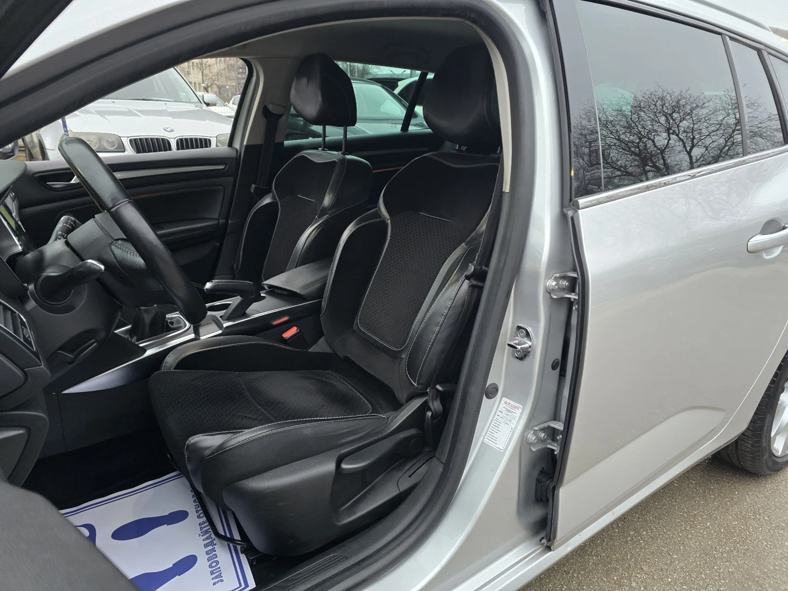 Renault Megane 1.5d 110к.с Топ състояние  - изображение 9