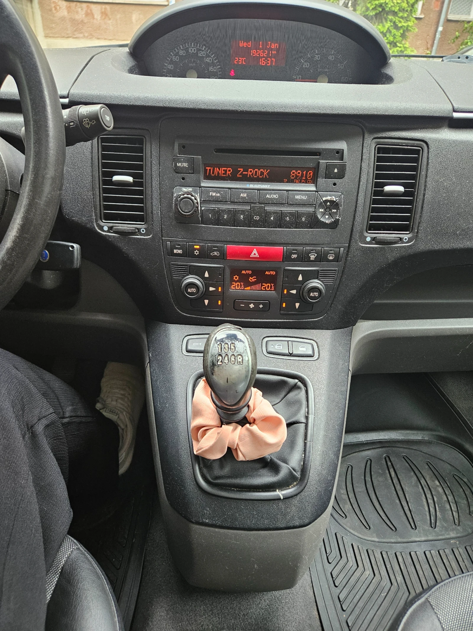 Fiat Idea Хечбек, снимка 5 - Автомобили и джипове - 54624954