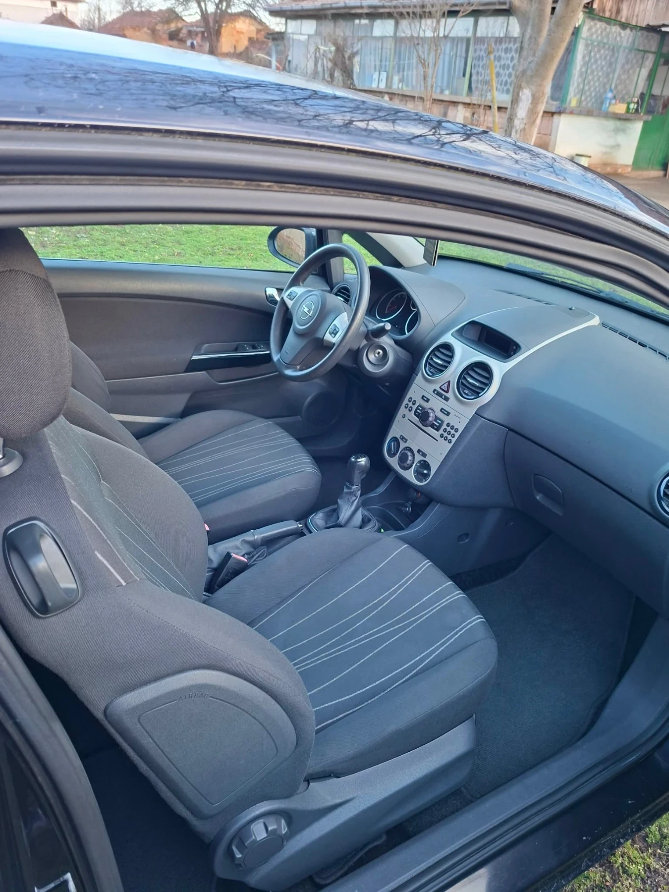 Opel Corsa Corsa D 1.2 80hp - изображение 9