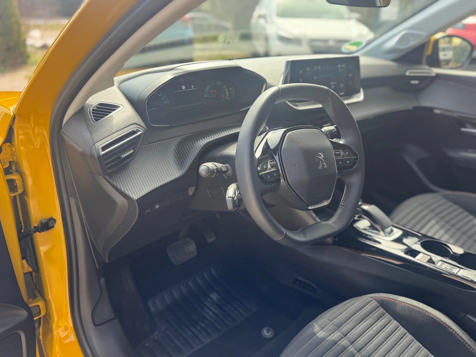 Peugeot 208 Allure pack Очакван внос Germany, снимка 8 - Автомобили и джипове - 53750333