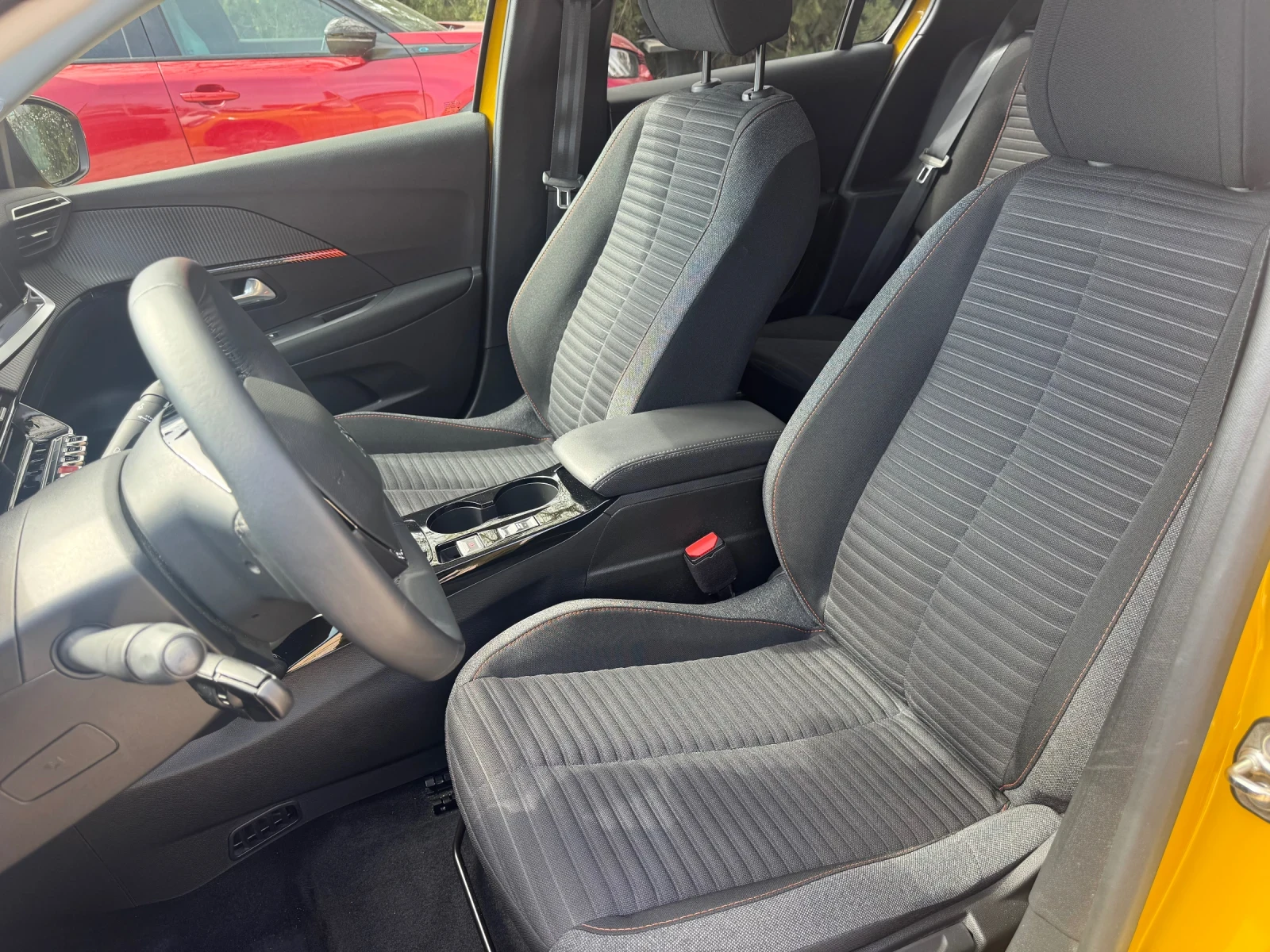 Peugeot 208 Allure pack Очакван внос Germany, снимка 9 - Автомобили и джипове - 53750333