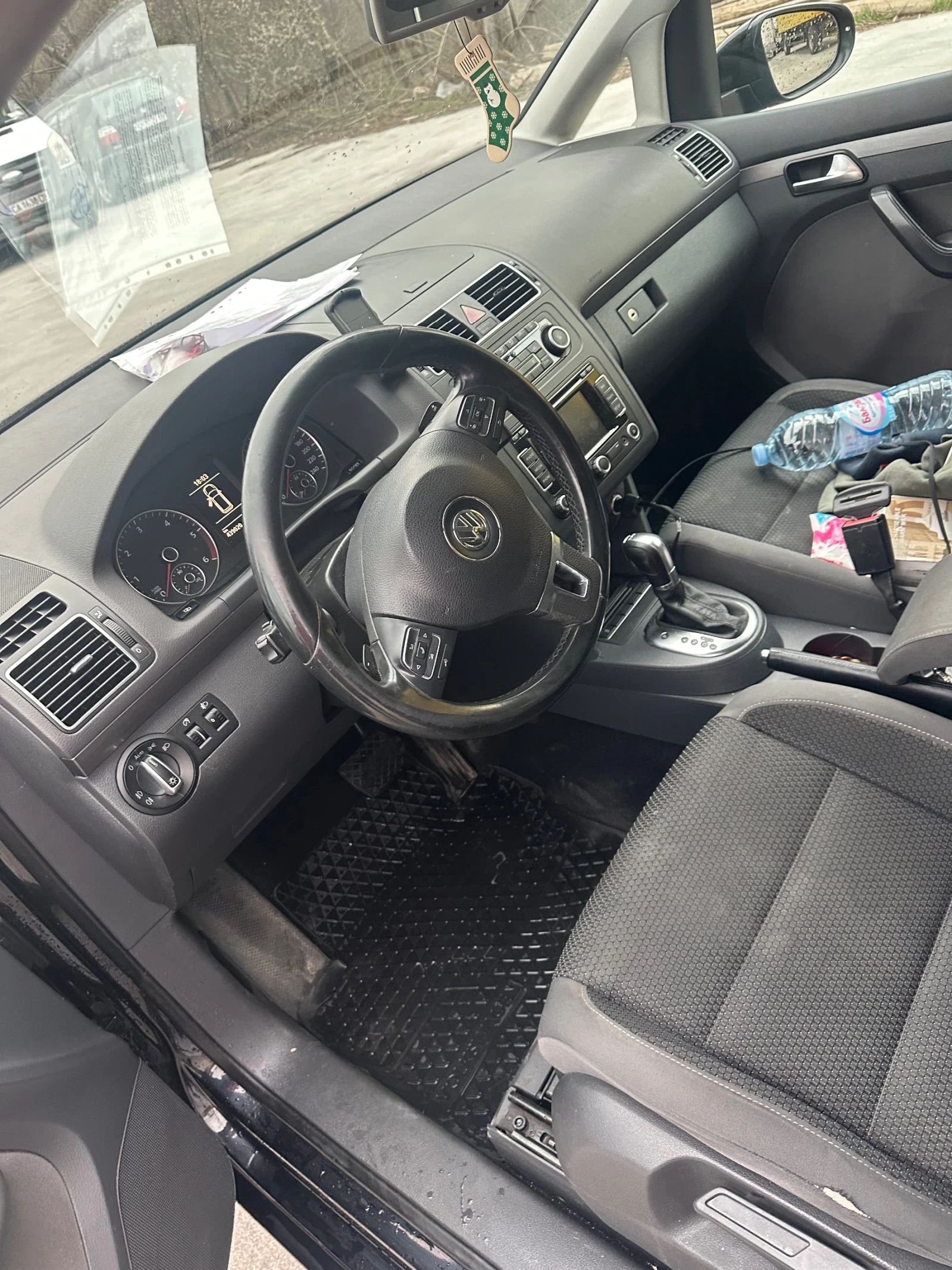 VW Touran 2 TDI, снимка 7 - Автомобили и джипове - 53904637