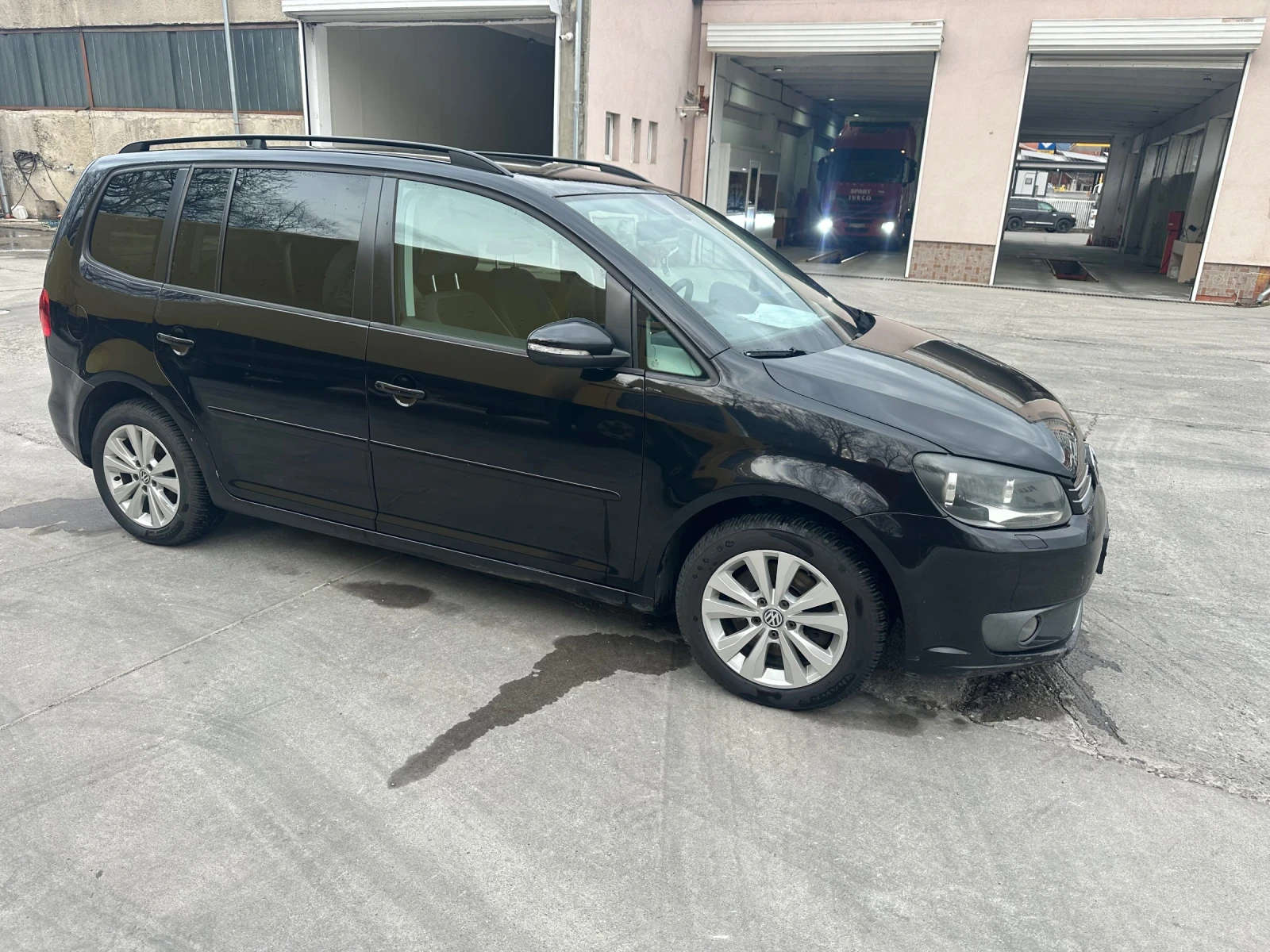 VW Touran 2 TDI, снимка 3 - Автомобили и джипове - 53904637