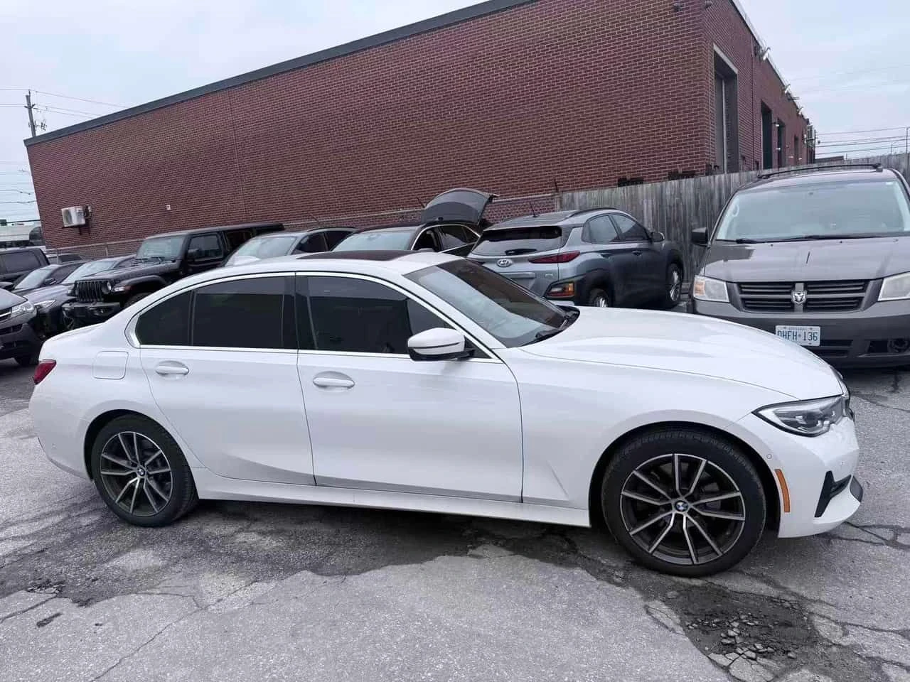 BMW 330 * xDrive * CARFAX * Дигитално табло * Два ключа * , снимка 3 - Автомобили и джипове - 53934484