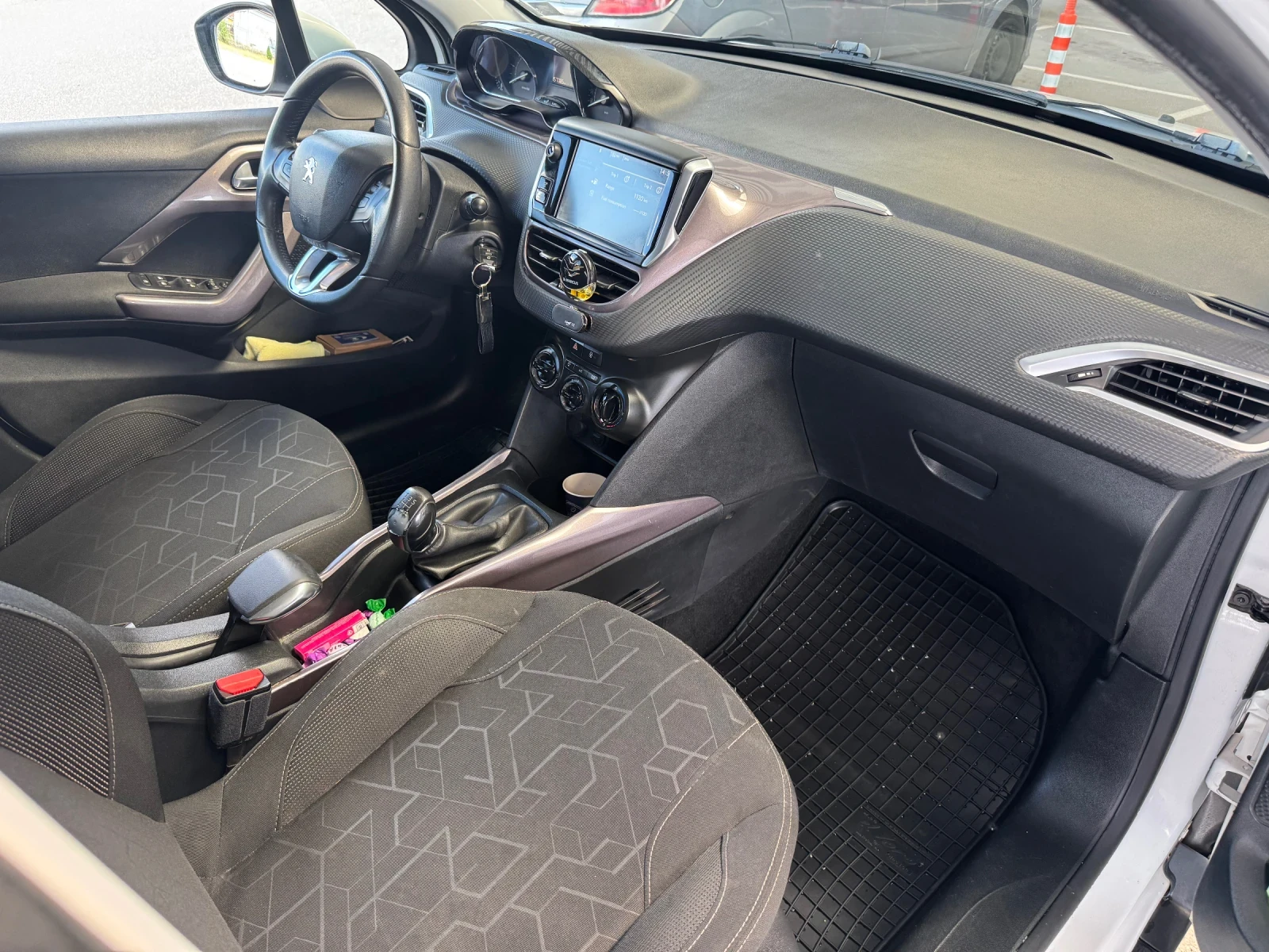 Peugeot 2008 1.4 HDI ALLURE, снимка 4 - Автомобили и джипове - 54442658