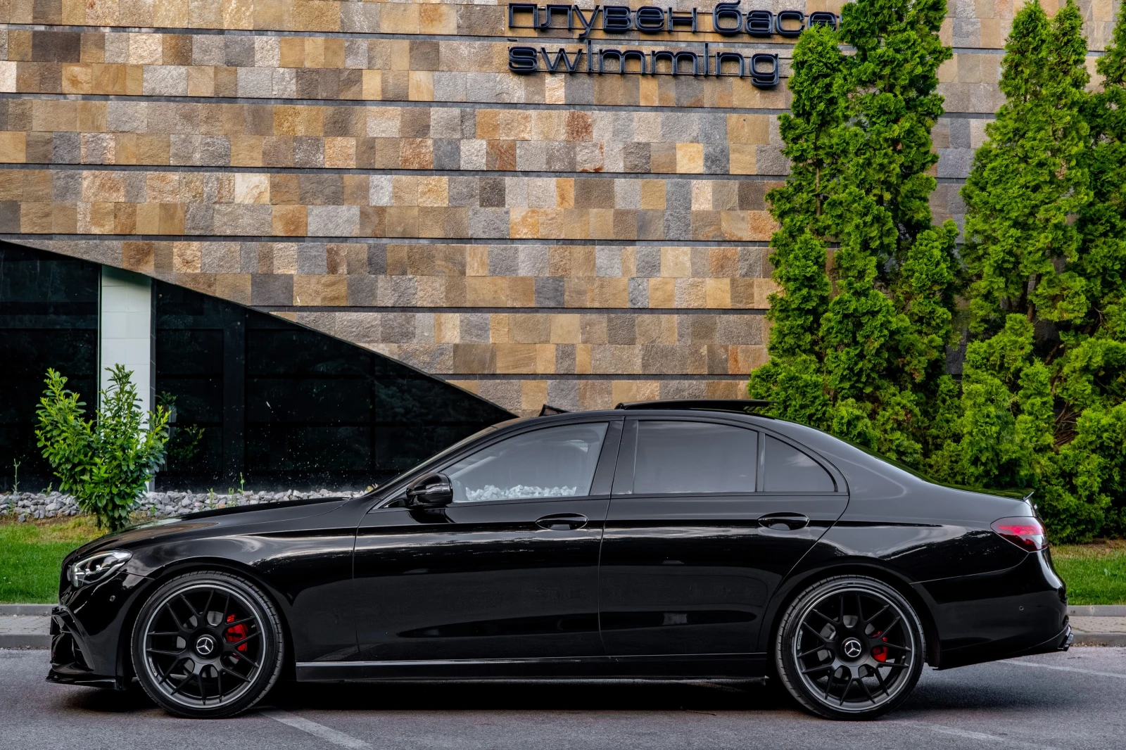 Mercedes-Benz E 220 d* AMG PERFORMANCE* BLACK SERIES* 3xTV* PANORAMA | Mobile.bg � ����������� 2