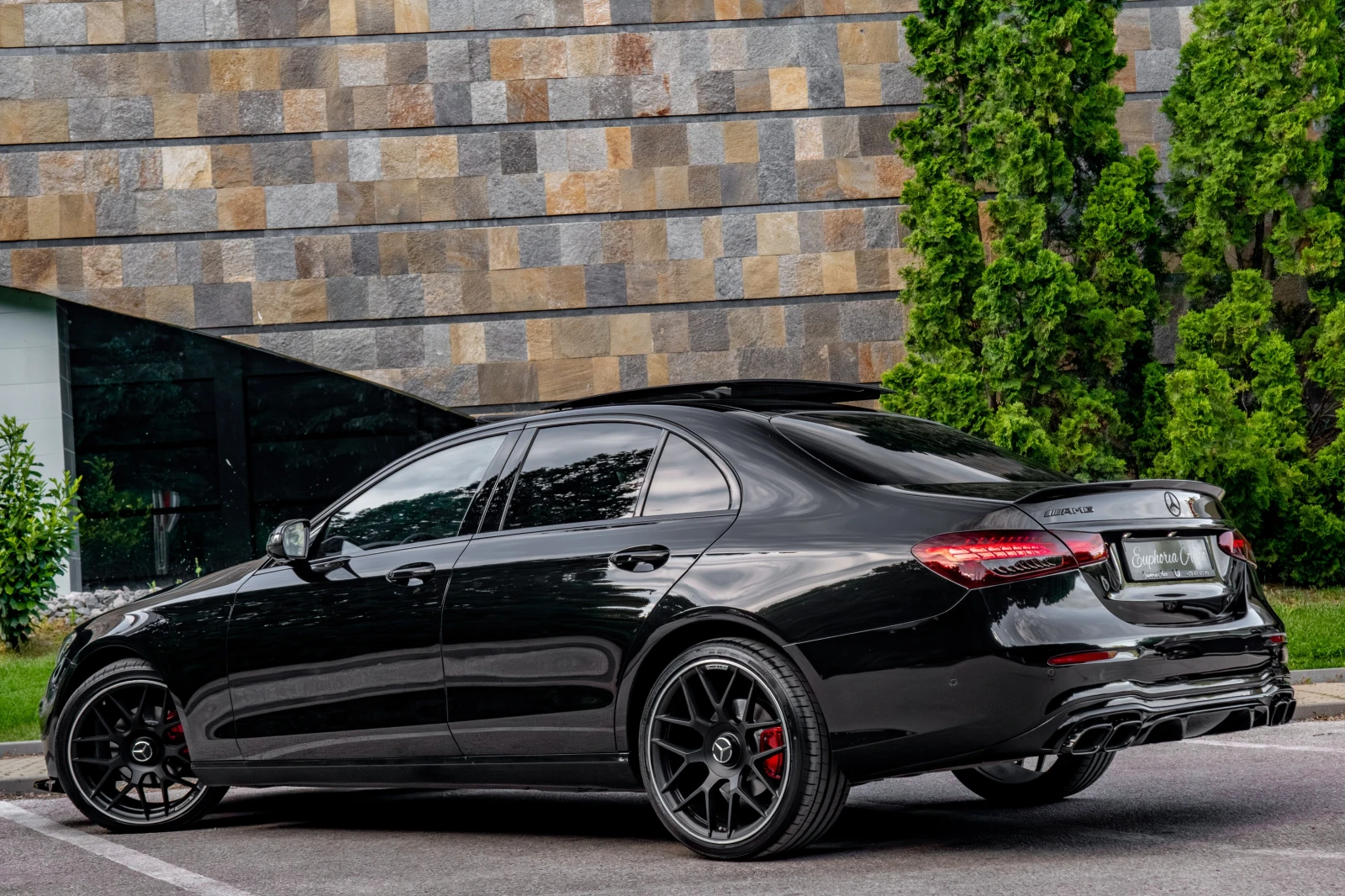 Mercedes-Benz E 220 d* AMG PERFORMANCE* BLACK SERIES* 3xTV* PANORAMA | Mobile.bg � ����������� 3