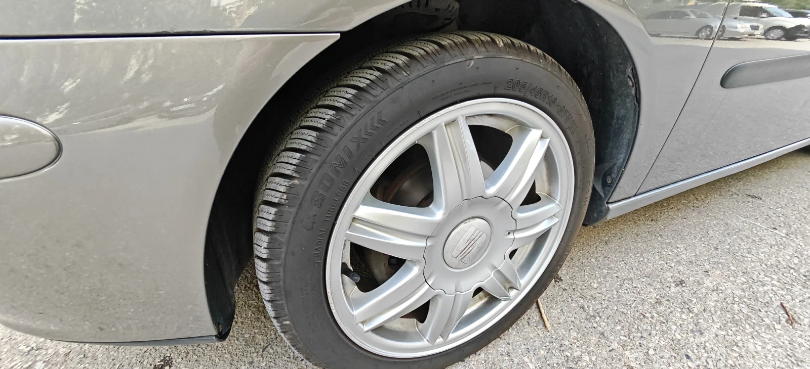 Seat Ibiza Хечбек, снимка 13 - Автомобили и джипове - 54675914