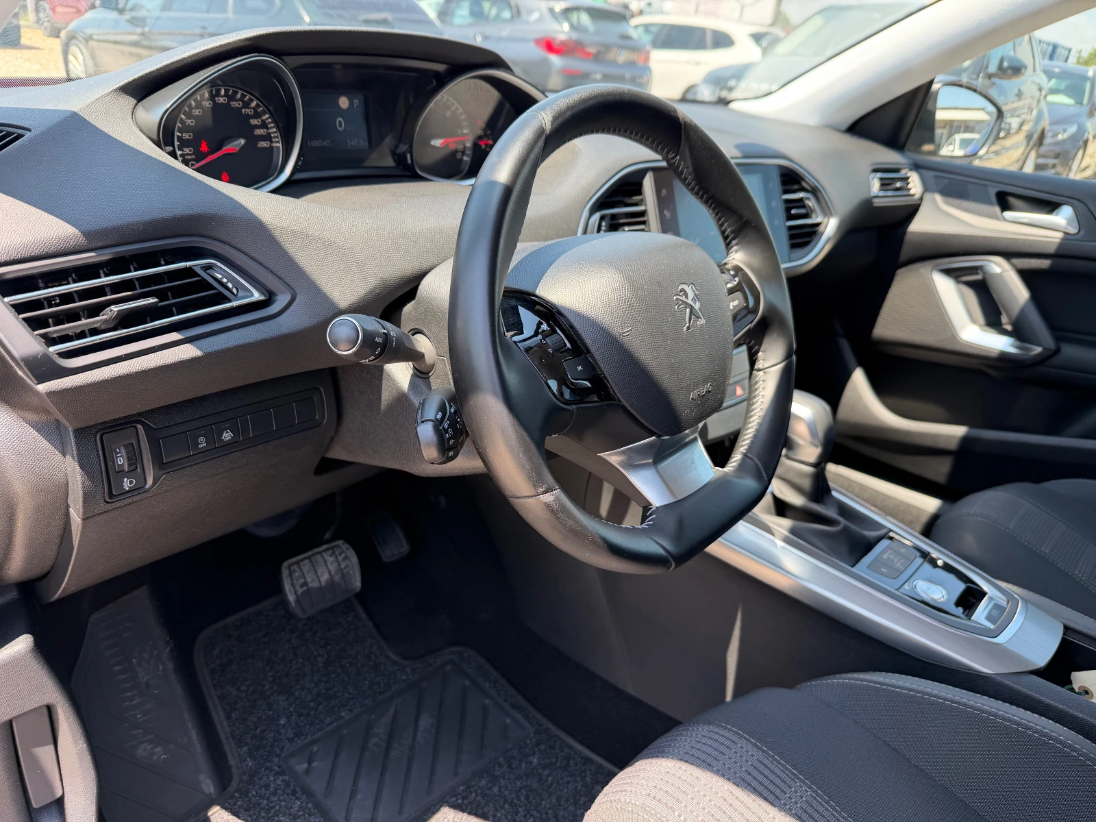 Peugeot 308 1.6 HDI ALLURE (КАТО НОВА), снимка 10 - Автомобили и джипове - 54770278