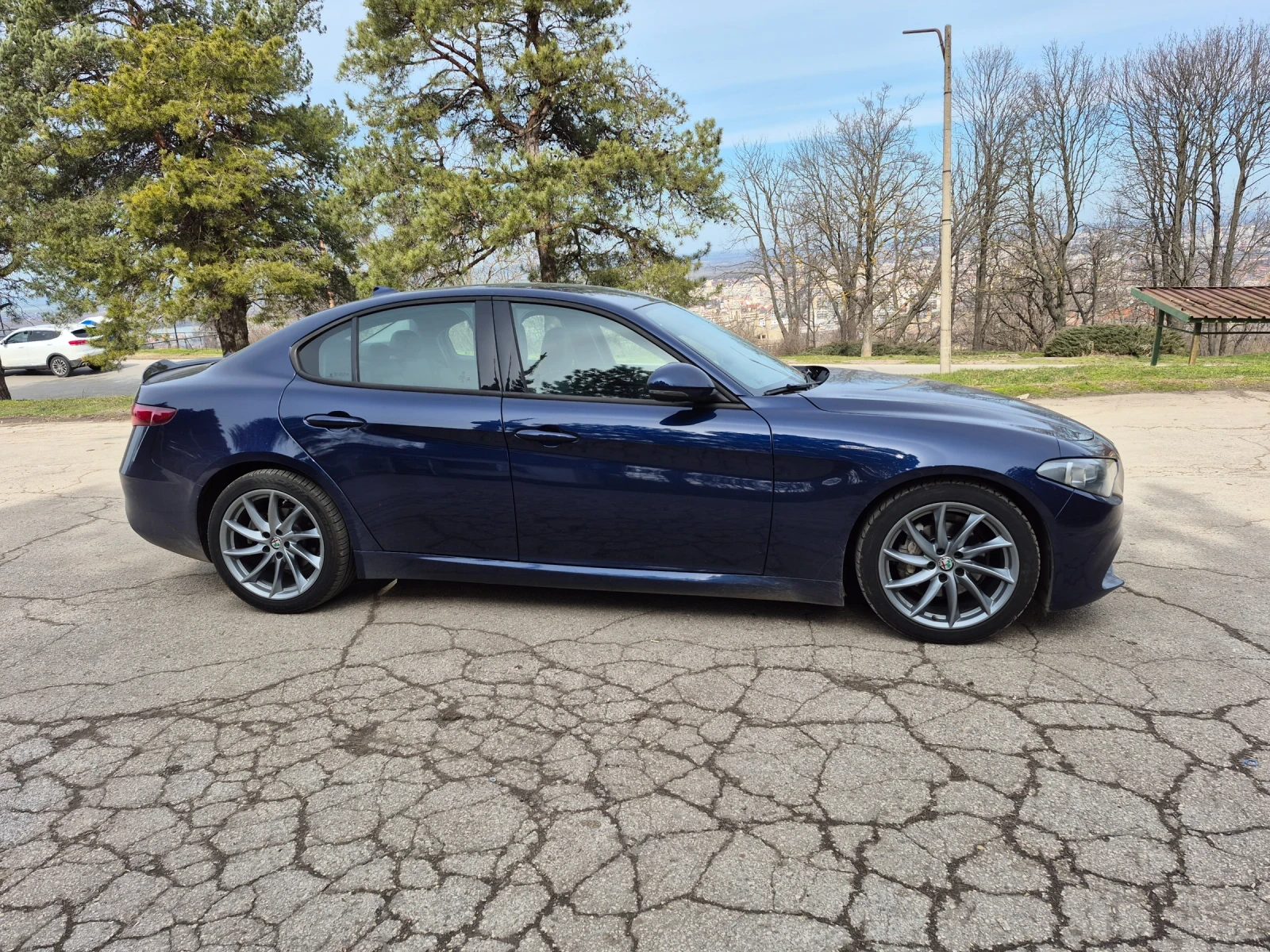 Alfa Romeo Giulia 2.2 180ks, снимка 5 - Автомобили и джипове - 54725311