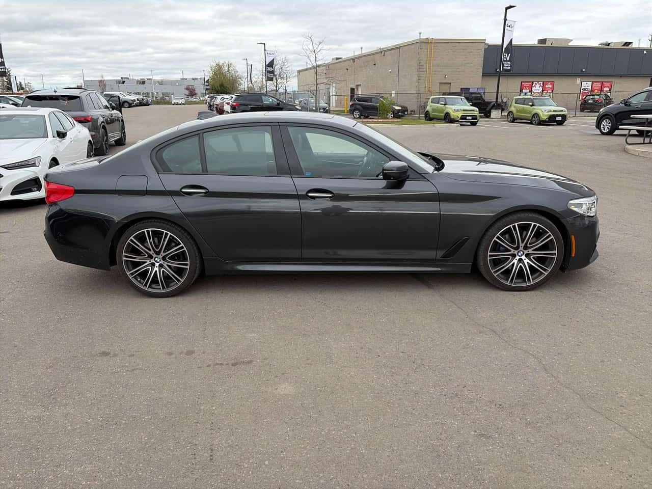 BMW 530 * 530i xDrive * CARFAX * ЦЕНА ДО БГ, снимка 5 - Автомобили и джипове - 54727036