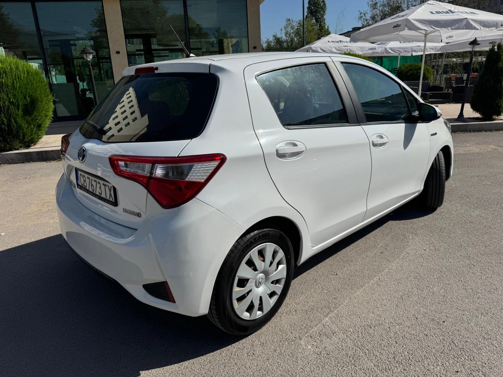 Toyota Yaris 1.5 Hybrid Face, снимка 9 - Автомобили и джипове - 55084600