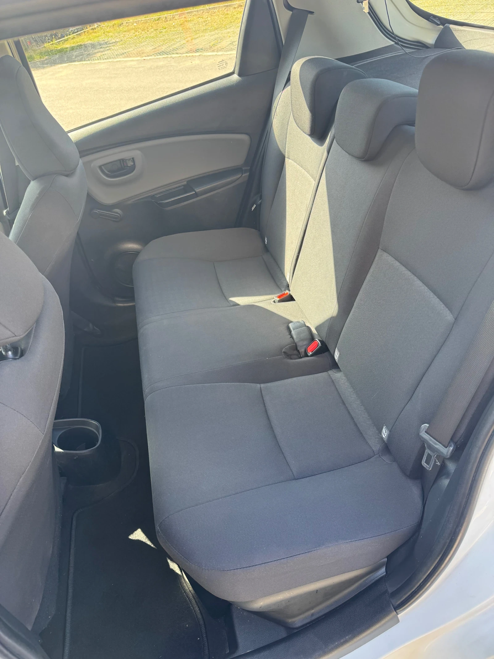 Toyota Yaris 1.5 Hybrid Face, снимка 8 - Автомобили и джипове - 55084600