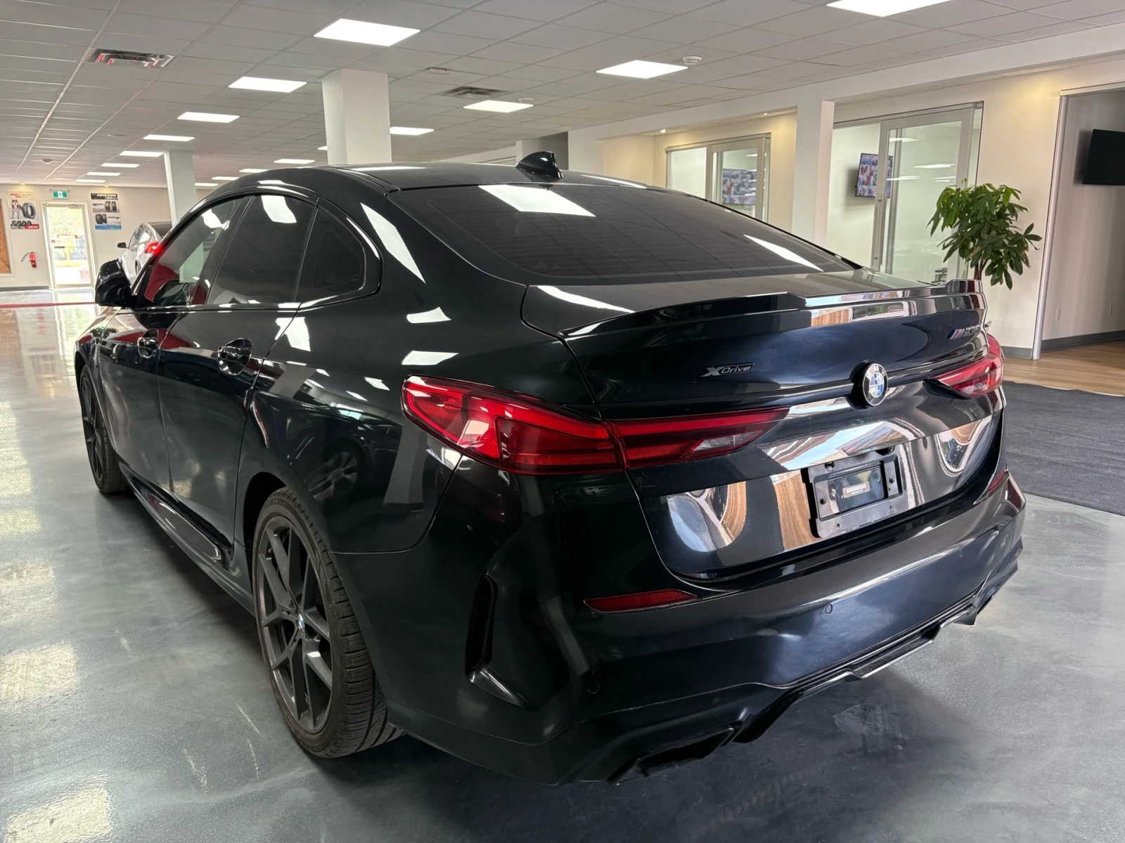 BMW 2 Gran Coupe M235i xDrive* FULL* Пано* М-Диференциал, снимка 4 - Автомобили и джипове - 55776910