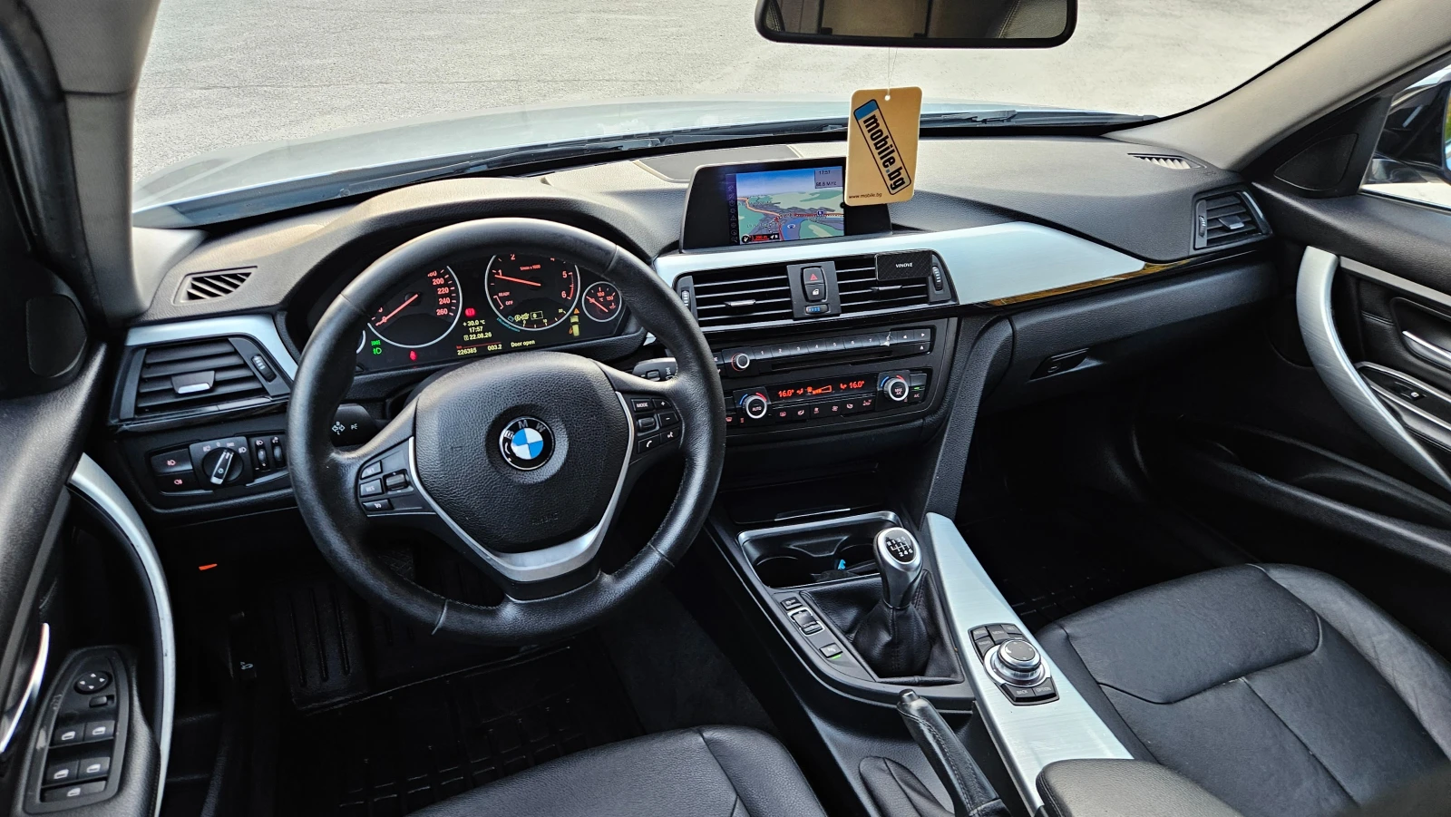 BMW 320 2.0 KOJA/NAVIG/UNIKAT, снимка 9 - Автомобили и джипове - 55781455