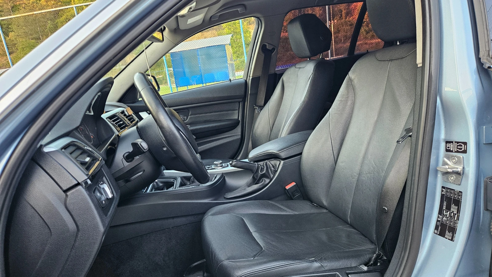 BMW 320 2.0 KOJA/NAVIG/UNIKAT, снимка 11 - Автомобили и джипове - 55781455