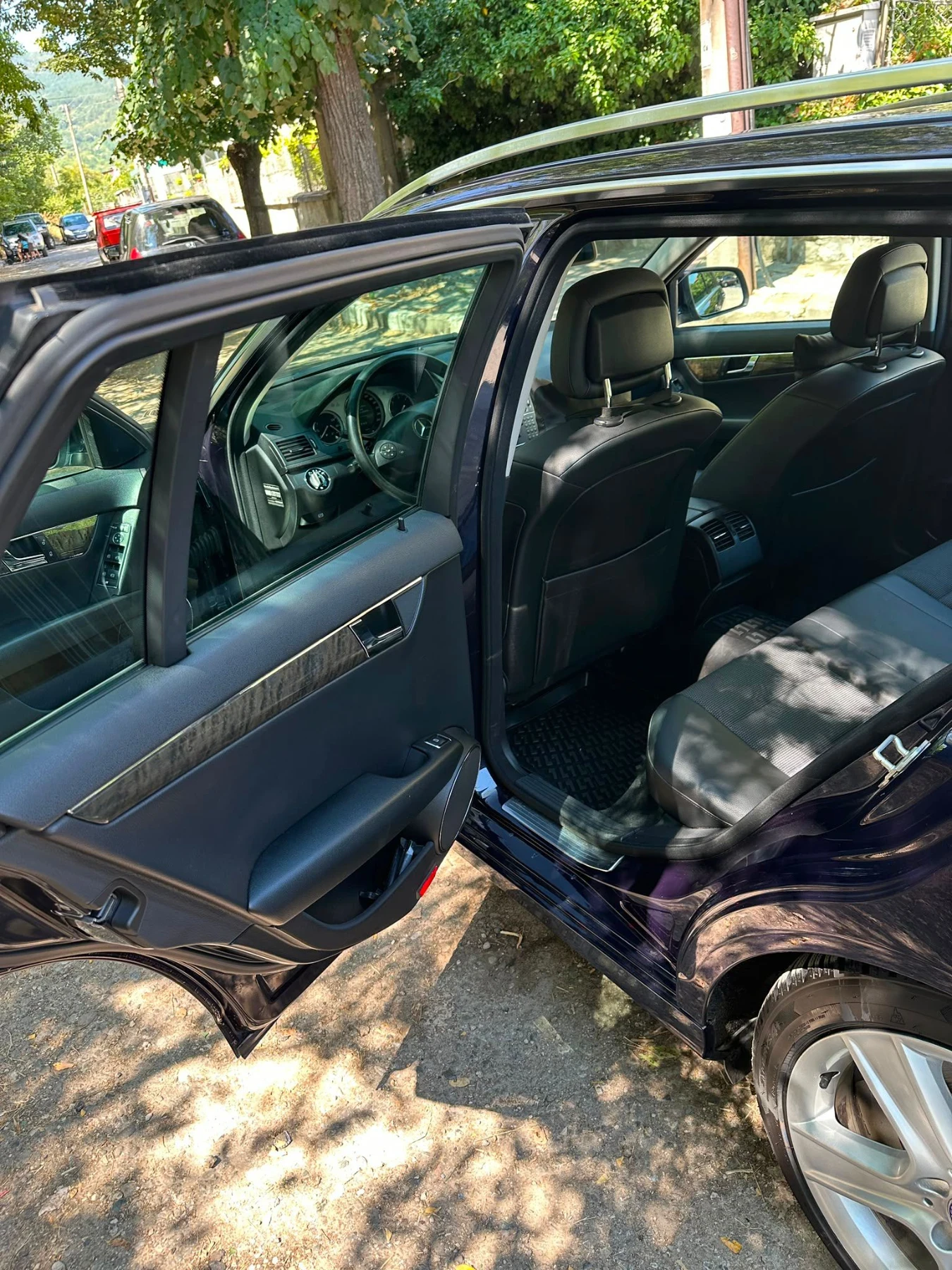 Mercedes-Benz C 320, снимка 13 - Автомобили и джипове - 55943589