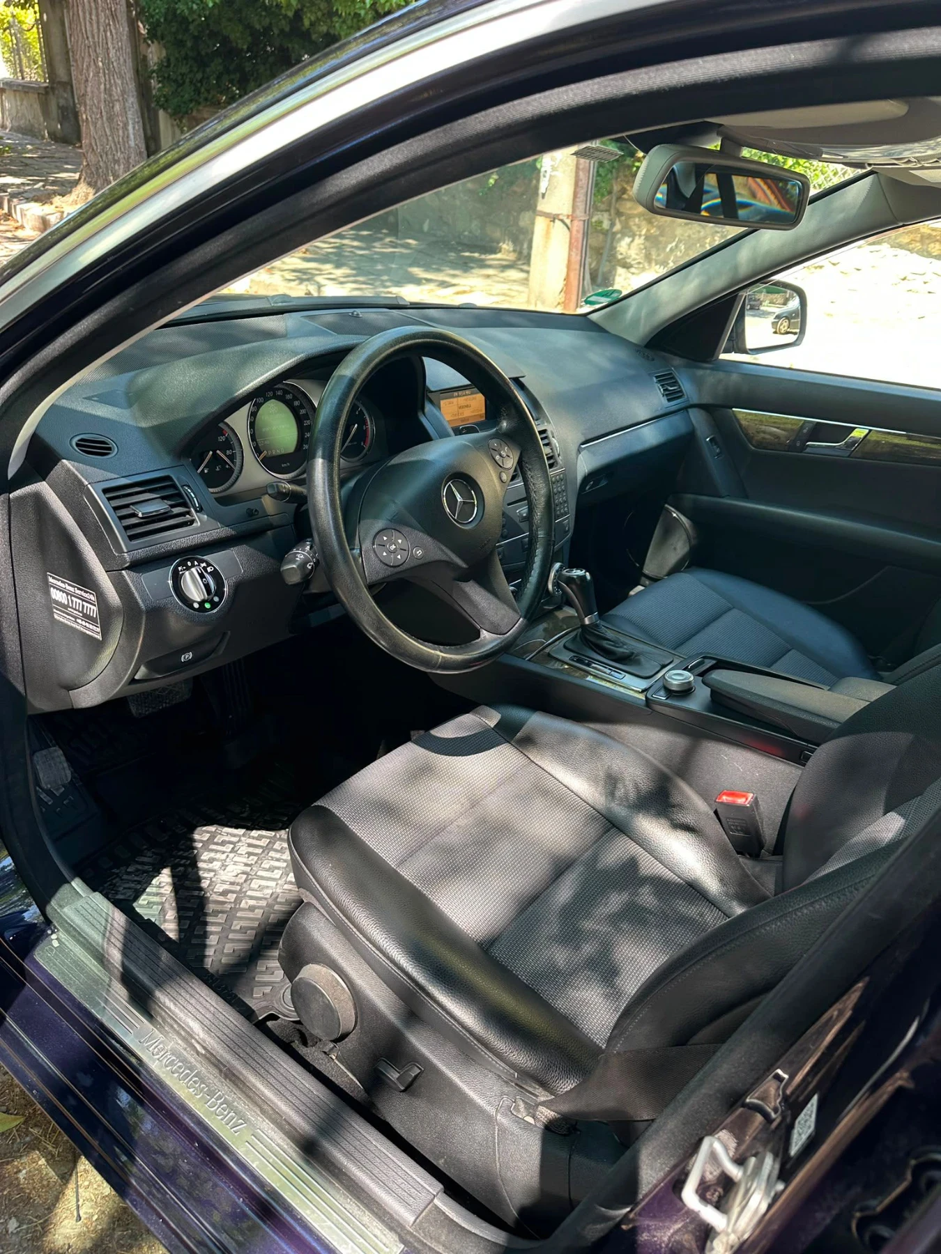 Mercedes-Benz C 320, снимка 12 - Автомобили и джипове - 55943589