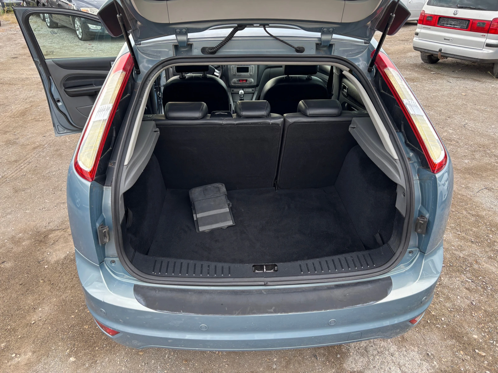 Ford Focus 1.6 БЕНЗИН, снимка 12 - Автомобили и джипове - 56189544