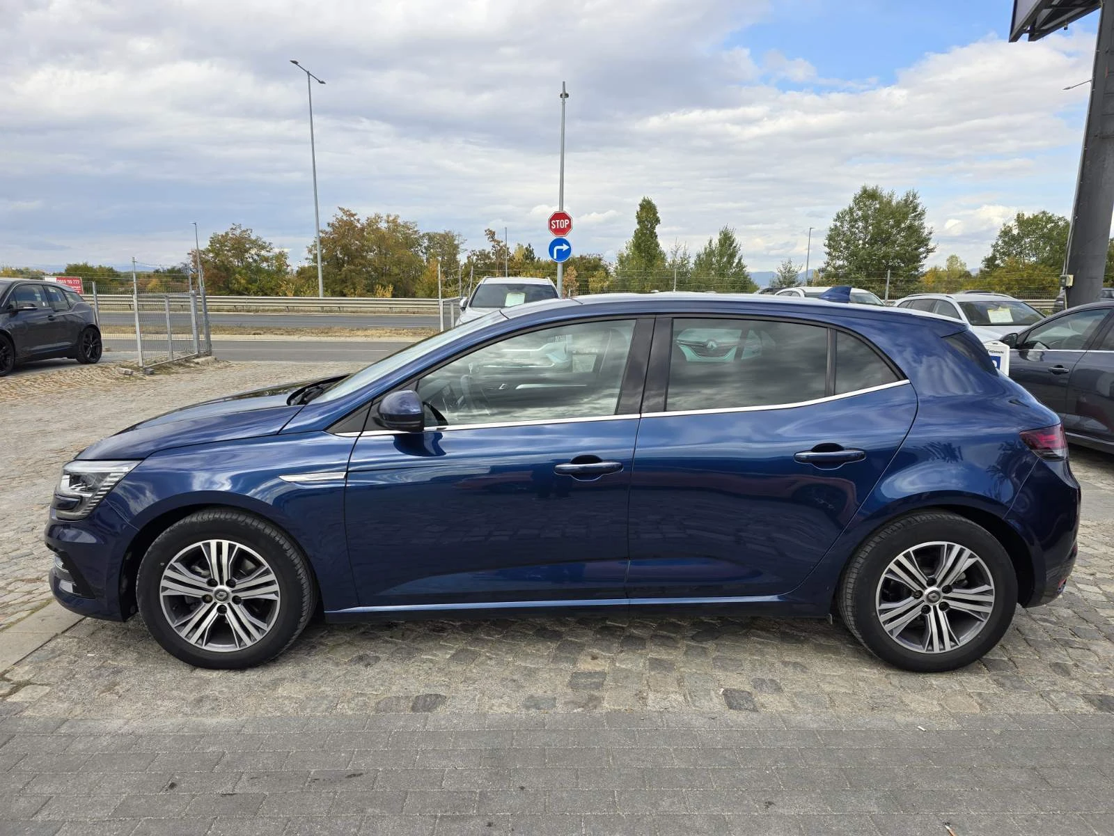 Renault Megane 1.3Tce/ 140к.с., снимка 7 - Автомобили и джипове - 56432613
