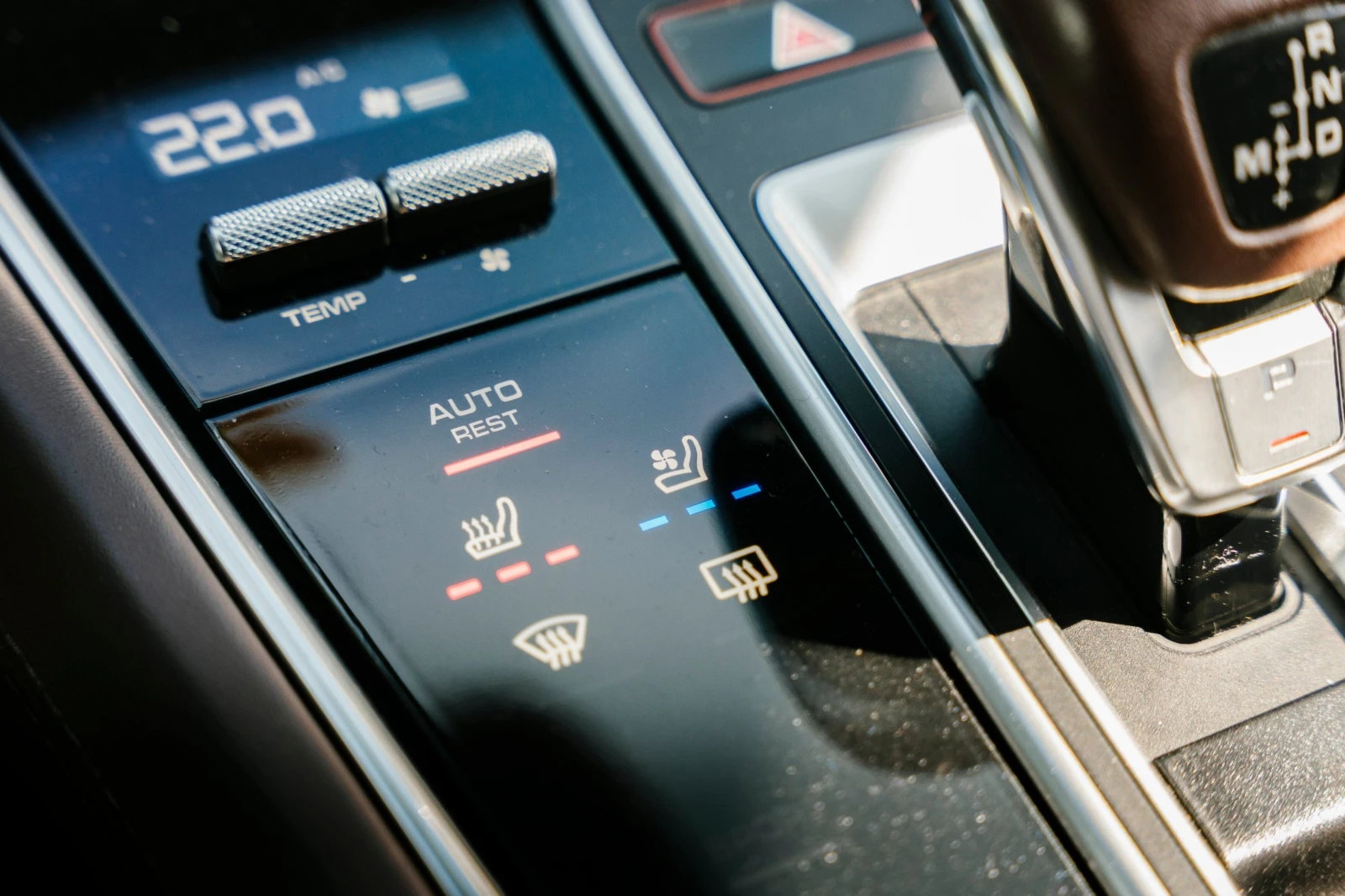 Porsche Panamera 4 E-Hybrid Platinum Edition, снимка 11 - Автомобили и джипове - 56595758