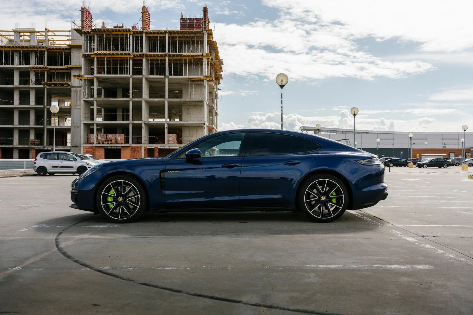 Porsche Panamera 4 E-Hybrid Platinum Edition, снимка 4 - Автомобили и джипове - 56595758