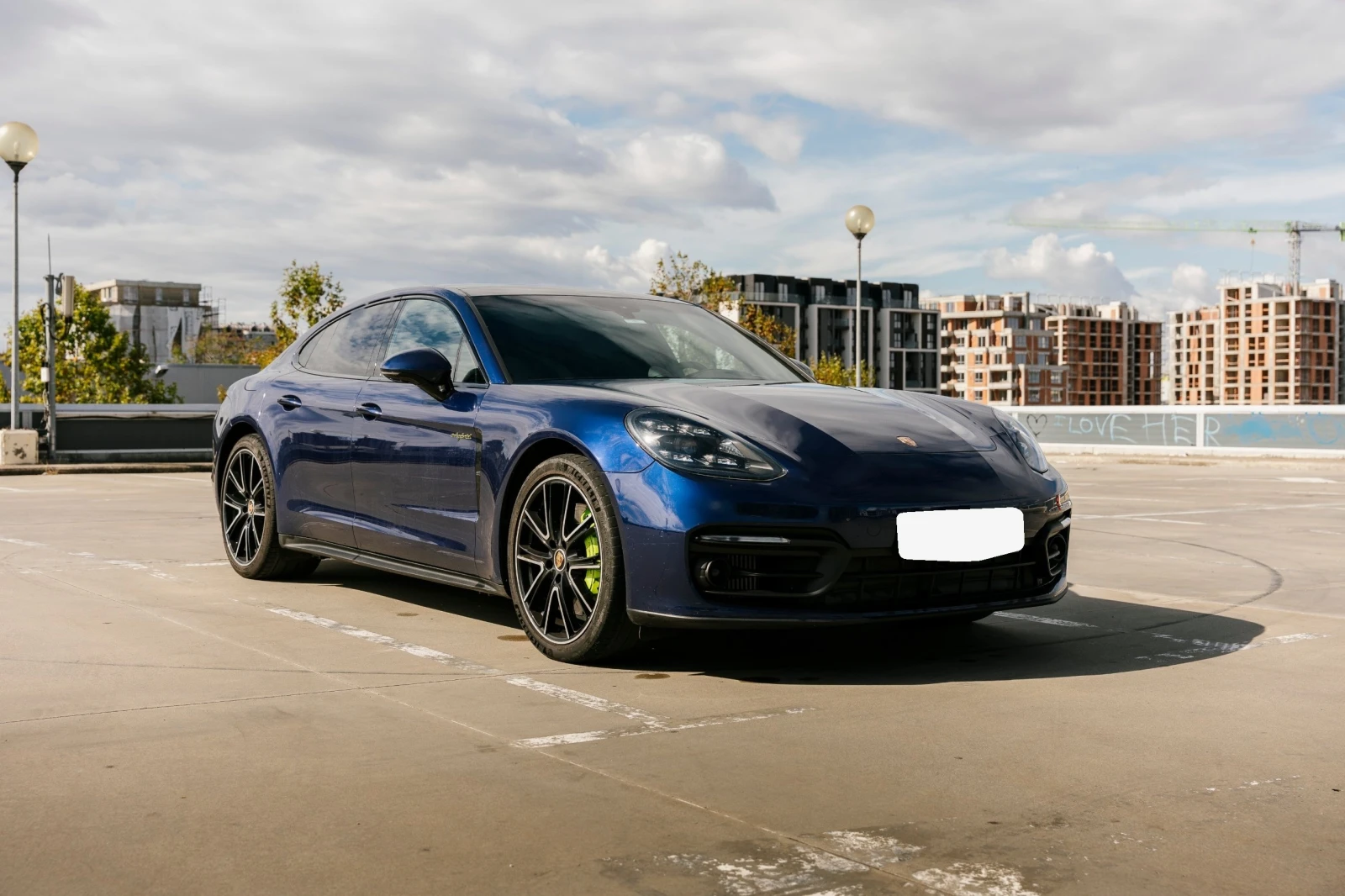 Porsche Panamera 4 E-Hybrid Platinum Edition