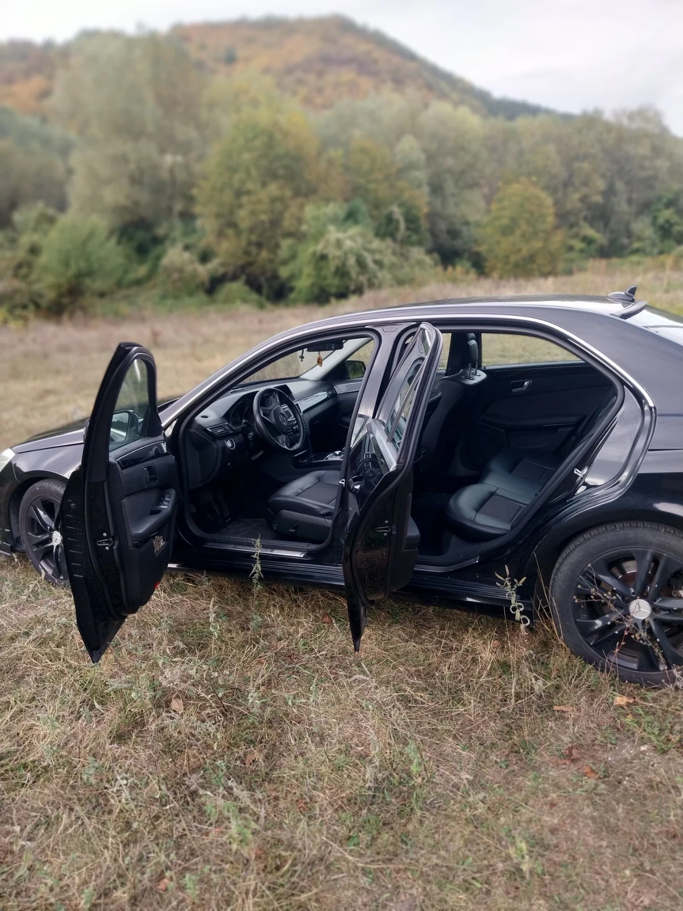 Mercedes-Benz E 220 Avangart, снимка 3 - Автомобили и джипове - 56628395