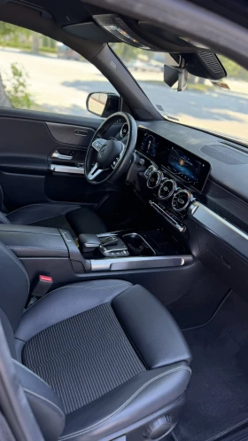 Mercedes-Benz GLB 200 8G-DCT 2021 4х4 Пълна сервизна история 6+ 1, снимка 11