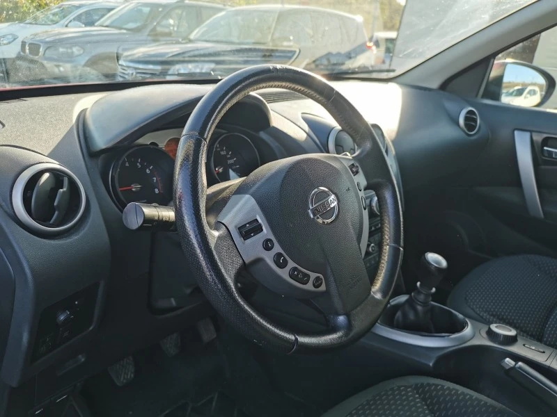 Nissan Qashqai 2.0i 4* 4, снимка 10 - Автомобили и джипове - 46354159