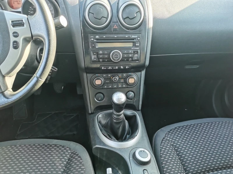 Nissan Qashqai 2.0i 4* 4, снимка 8 - Автомобили и джипове - 46354159